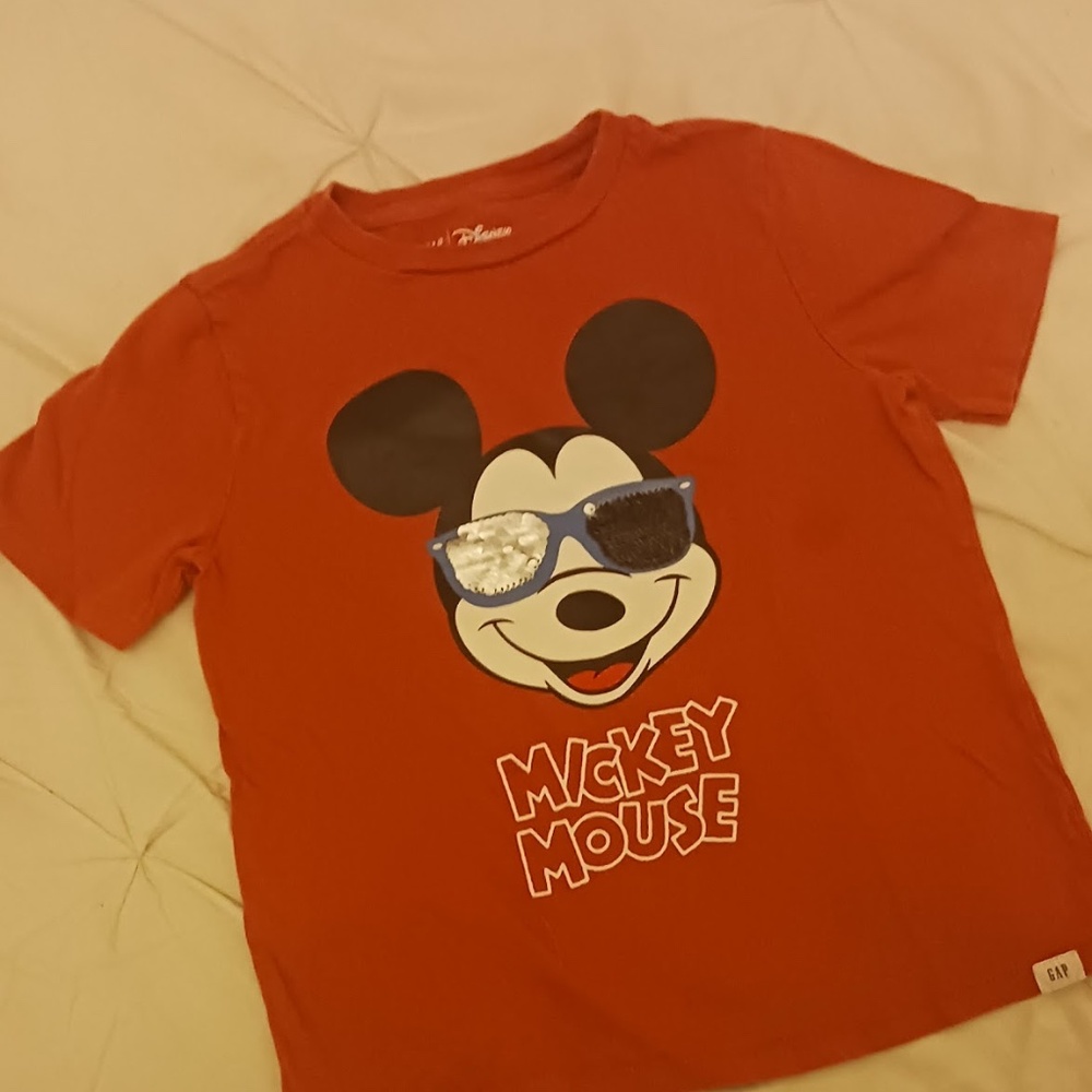 Mickey Mouse light red Disney t-shirt Child's size 6-7